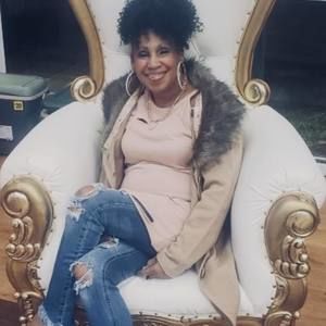 Meet your Posher, Faye